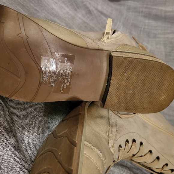 Wanted Shoes Women's  Beige Boots Size 9 like new combat lace up ankle - Picture 6 of 9